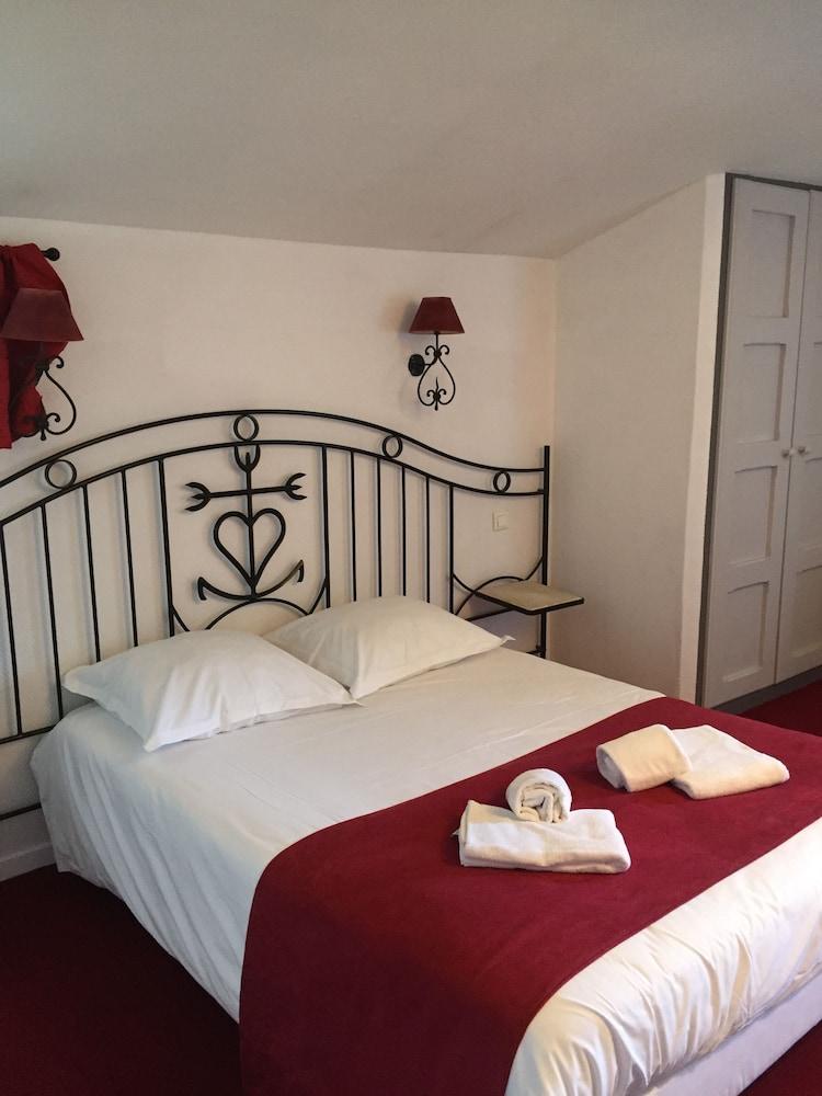 Hostellerie De La Source Арл Екстериор снимка