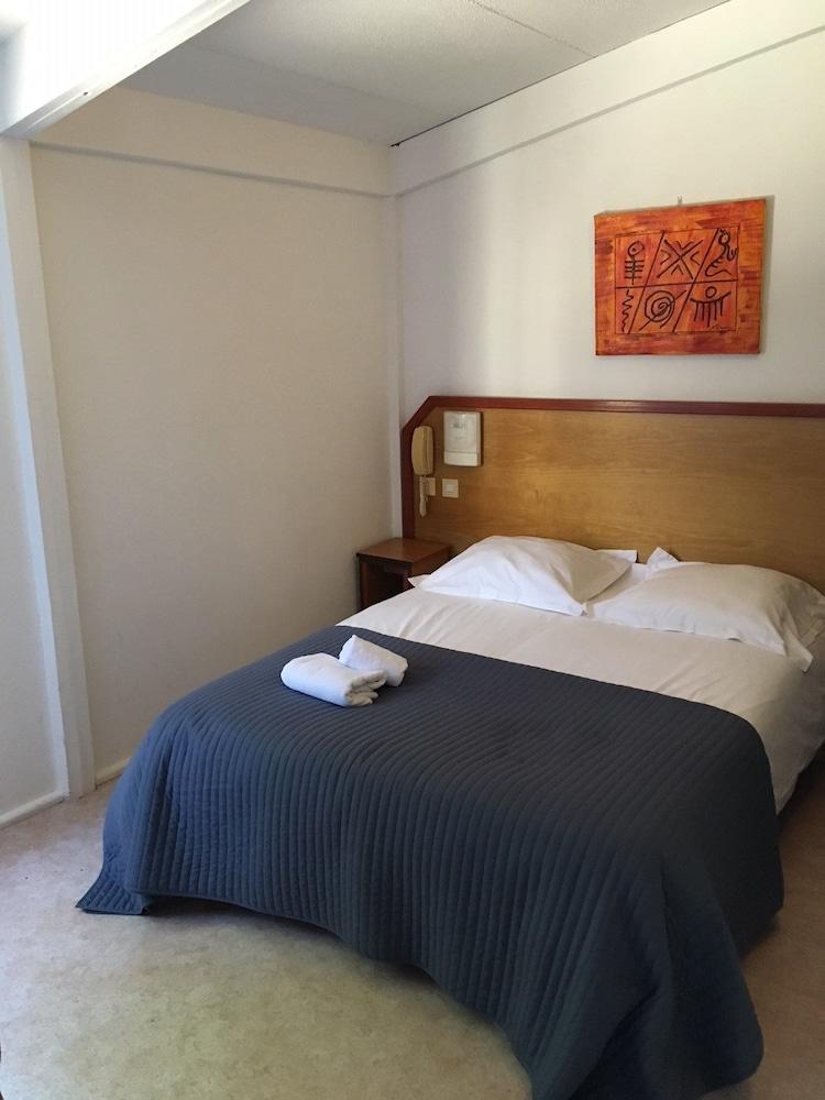 Hostellerie De La Source Арл Екстериор снимка