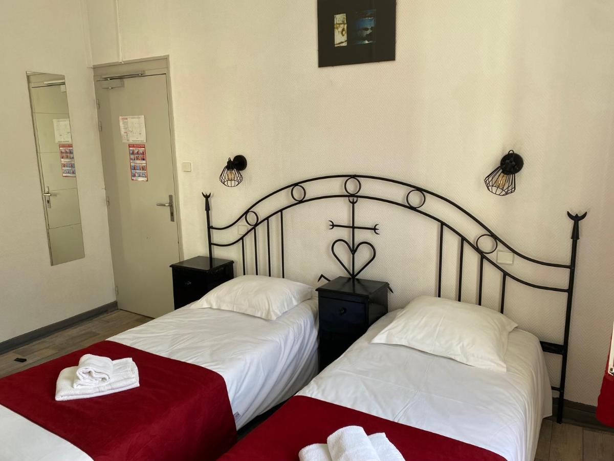Hostellerie De La Source Арл Екстериор снимка