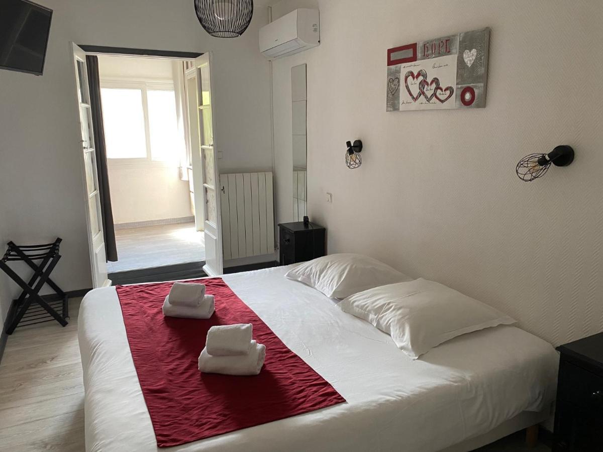 Hostellerie De La Source Арл Екстериор снимка