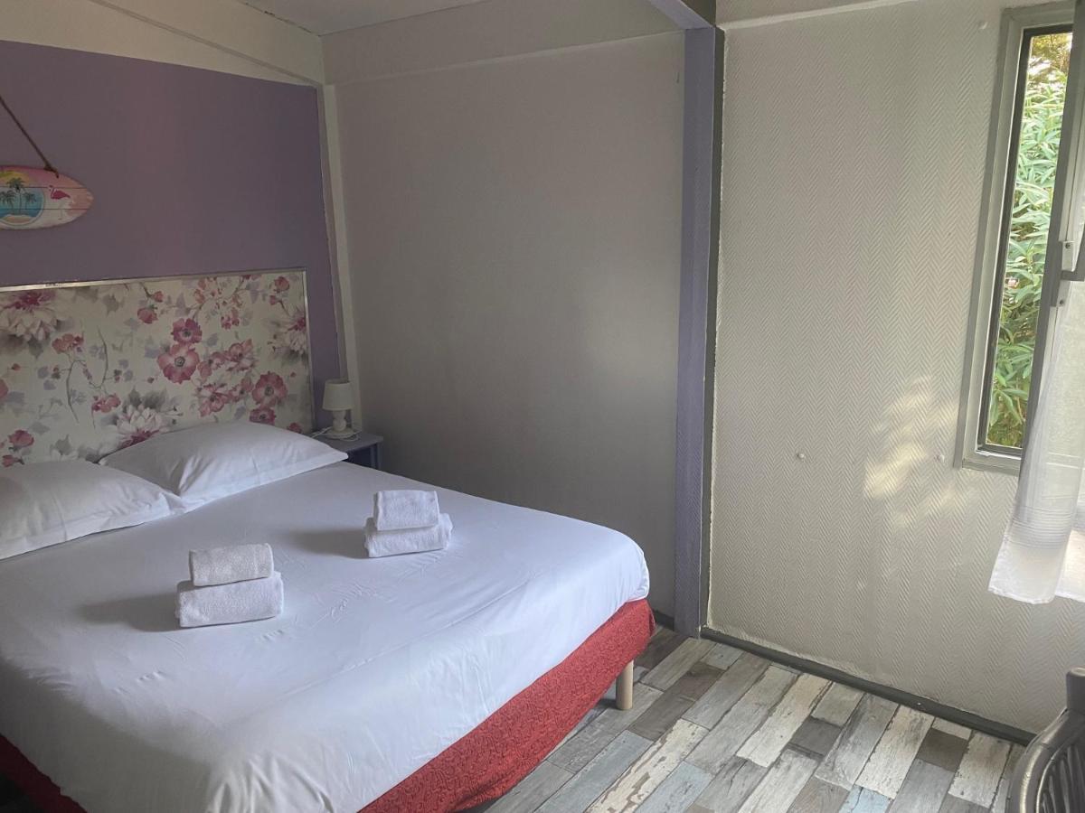 Hostellerie De La Source Арл Екстериор снимка
