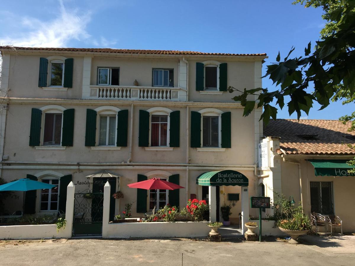 Hostellerie De La Source Арл Екстериор снимка