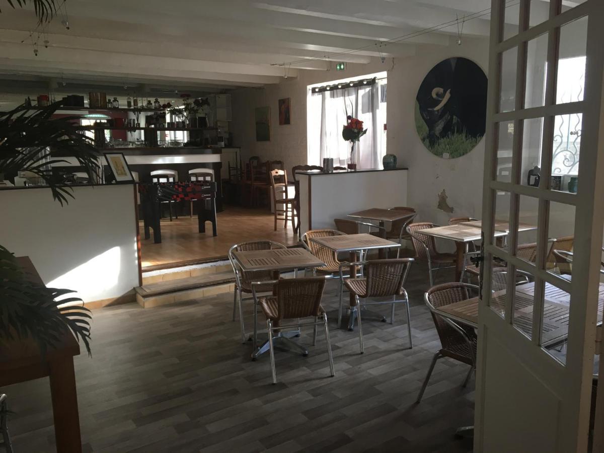 Hostellerie De La Source Арл Екстериор снимка